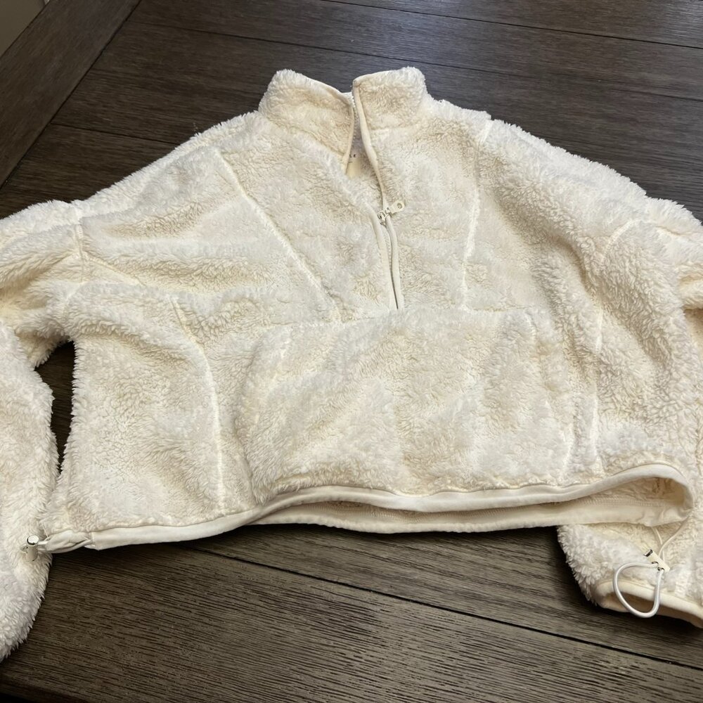 Aeropostale Women XS Sherpa Crop Top with Elastic Band
